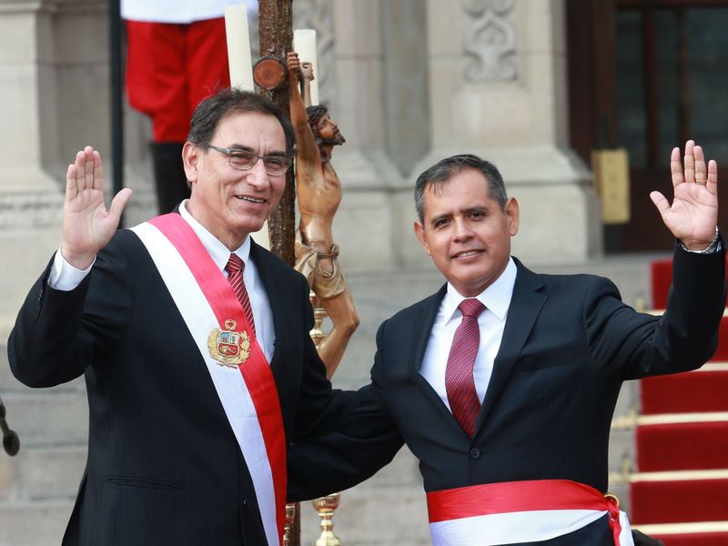 Presidente Martín Vizcarra juramentó a Gustavo Mostajo como ministro de Agricultura y Riego