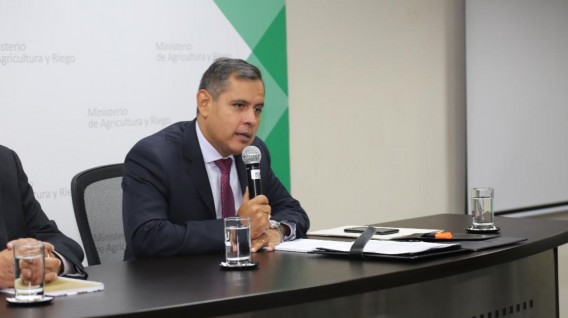 Ministro Mostajo anuncia plan de exportaciones para acceso de productos a los mercados