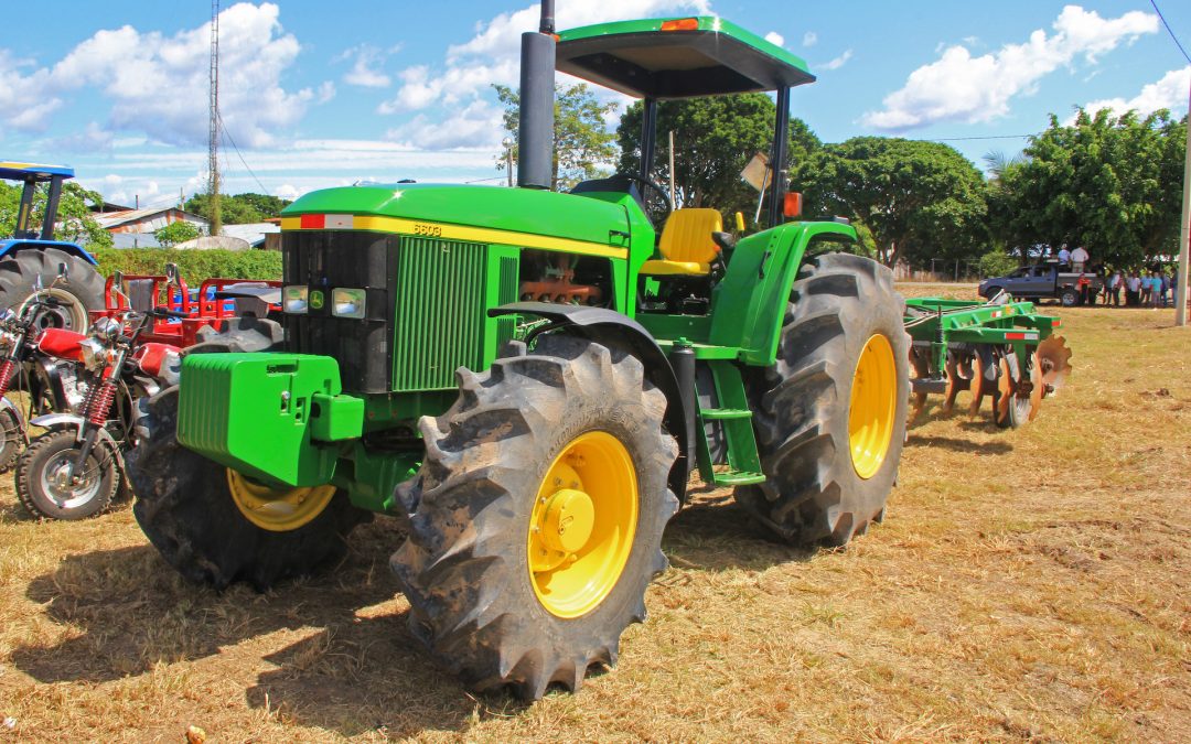 San Martín: MINAGRI entrega tractores y otros bienes a organizaciones de maíz amarillo duro